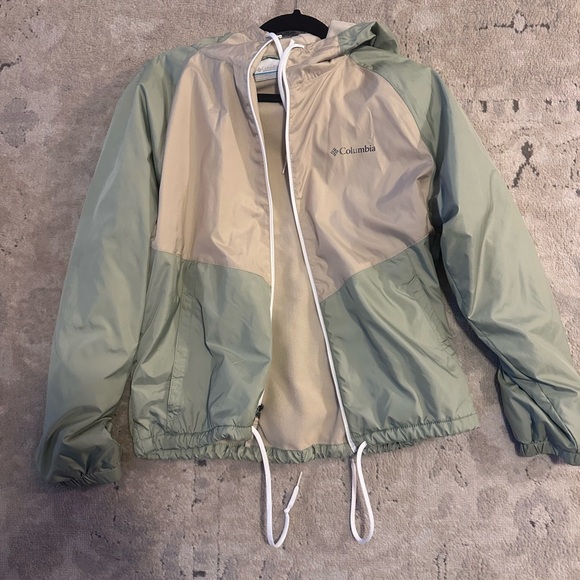 Columbia Jackets & Blazers - Columbia Beige and Light Green Fleece- Lined Jacket